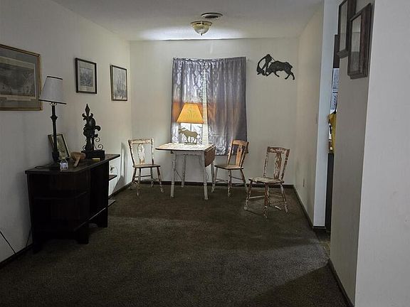 3rd image of 403 N Beadle Dr