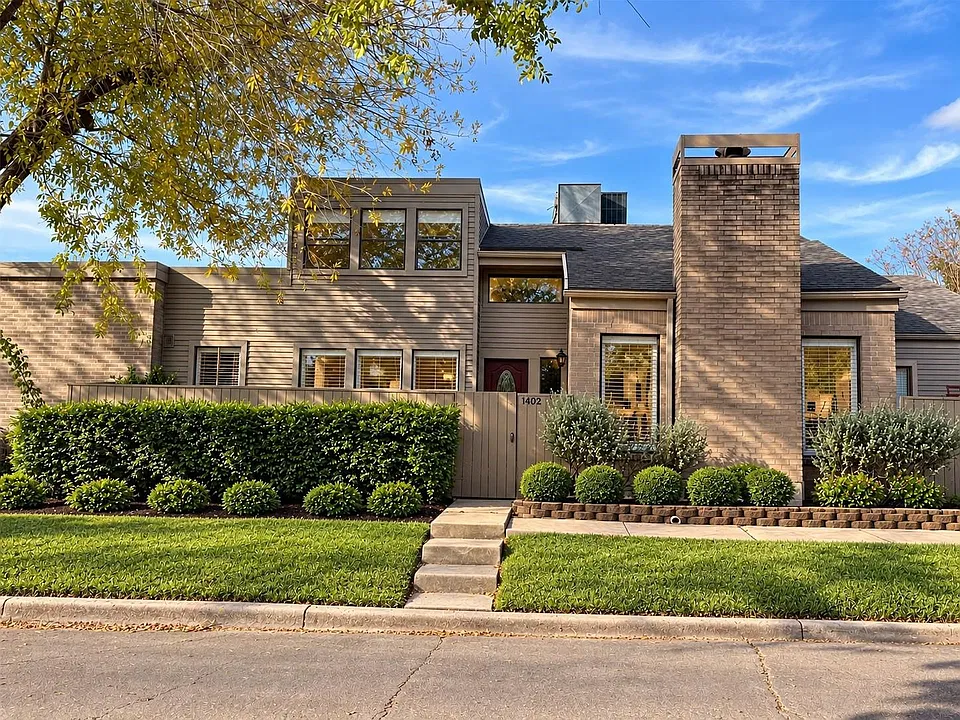 1402 Chardonnay Dr