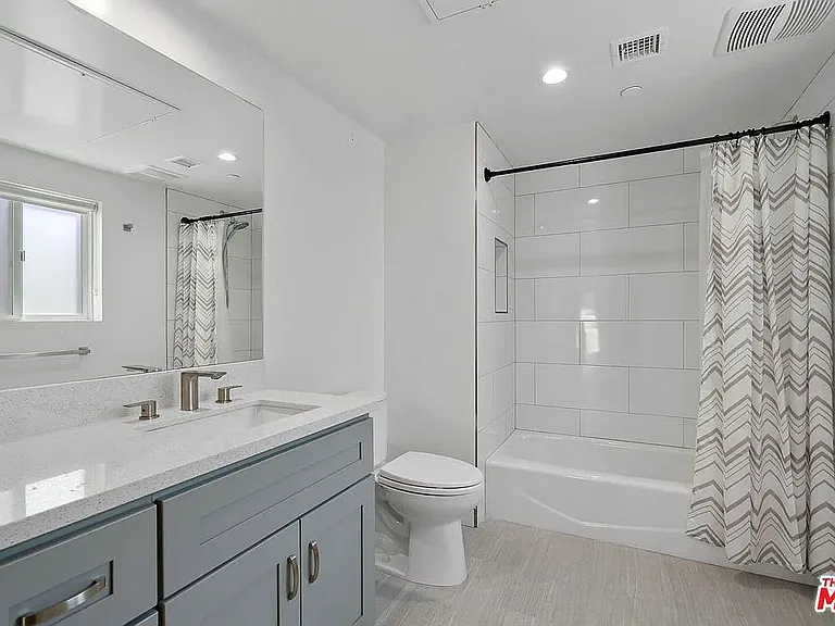 2336 Westwood Blvd #213 — Photo 3