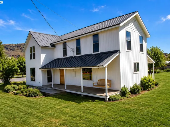 203 N Alder St, Wallowa, OR 97885
