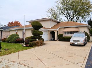 18431 Maple St, Lansing, IL 60438