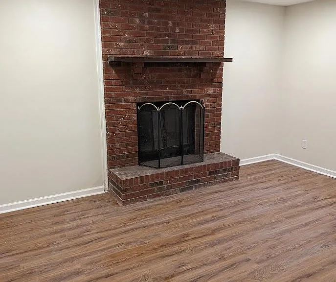 485 Woodview Dr — Photo 9