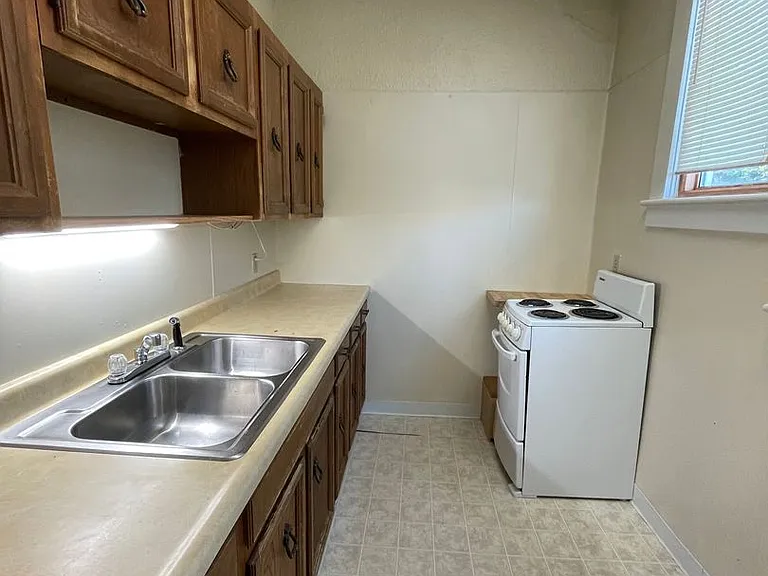 1127 Market St — Photo 7