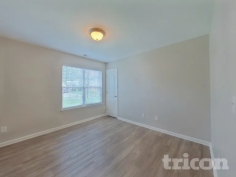 6235 Leslie Dr — Photo 11