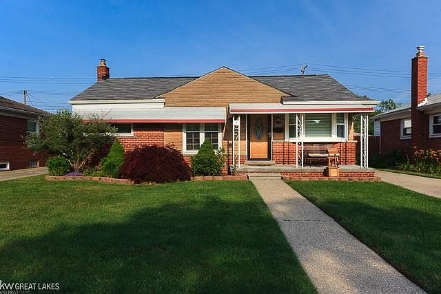 1st image of 28059 Fountain St