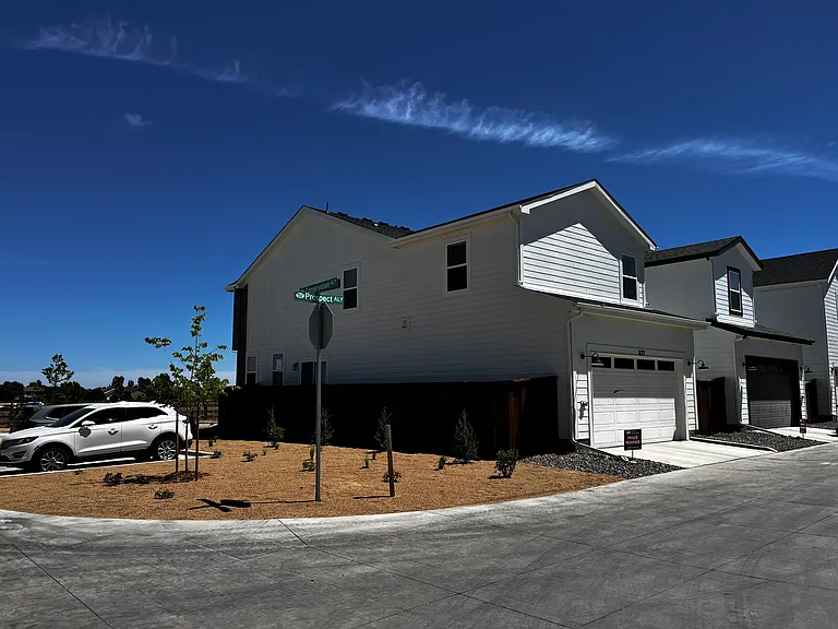 1177 Prospect Aly — Photo 3