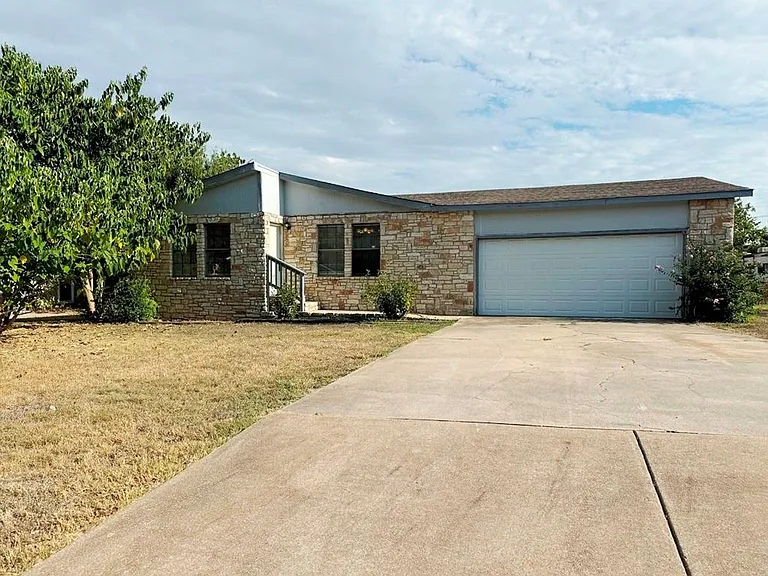 600 Seminole Rd — Photo 1