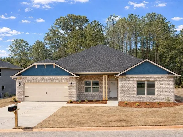 150 Magnolia Villas Dr, Cornelia, GA 30531
