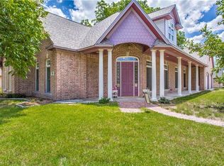 559 E Gee St, Pilot Point, TX 76258