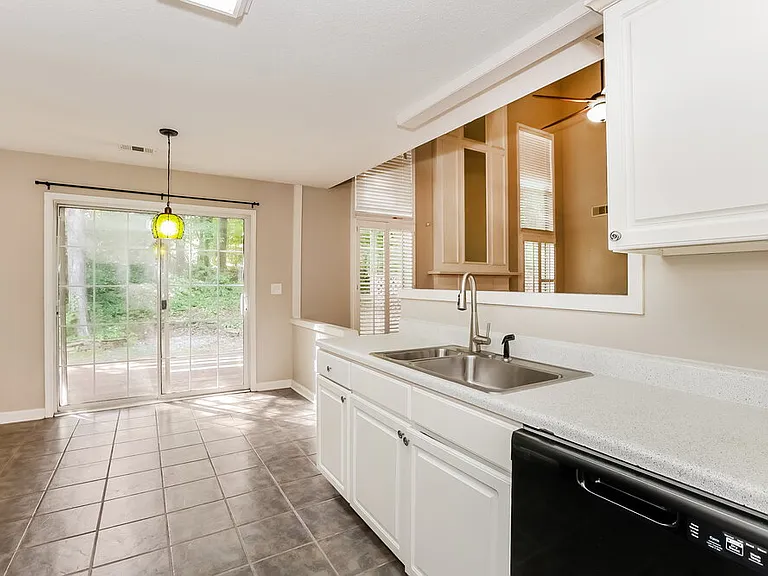 4259 Pentworth Ln NW — Photo 7