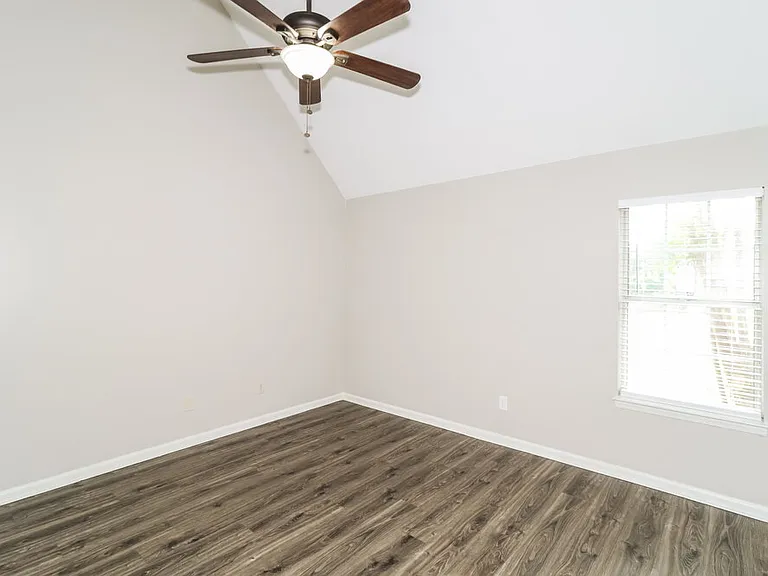 1886 Towson Ln — Photo 9