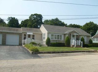 20 Ferncrest Ave, Coventry, RI 02816