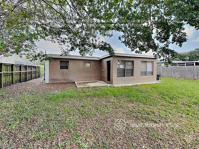 2401 Jamaica Dr — Photo 17