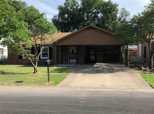 306 SE 4th St, Pryor, OK 74361