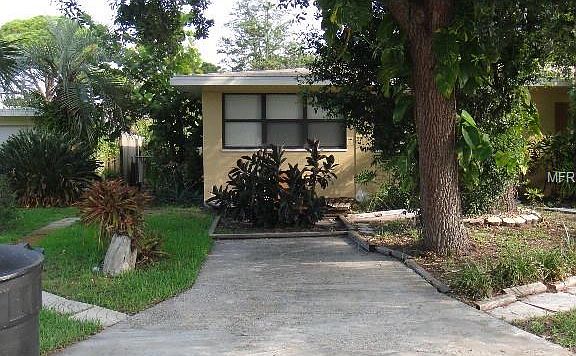 3rd image of 1034 Farragut Dr N