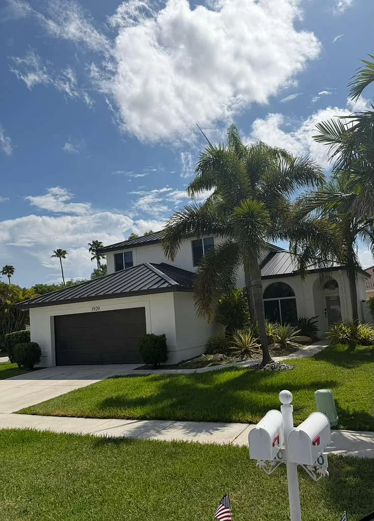 4 bed, 2213 sqft, $5,300 — Photo 1