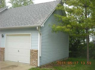 13 Lakewood Dr, Trafalgar, IN 46181