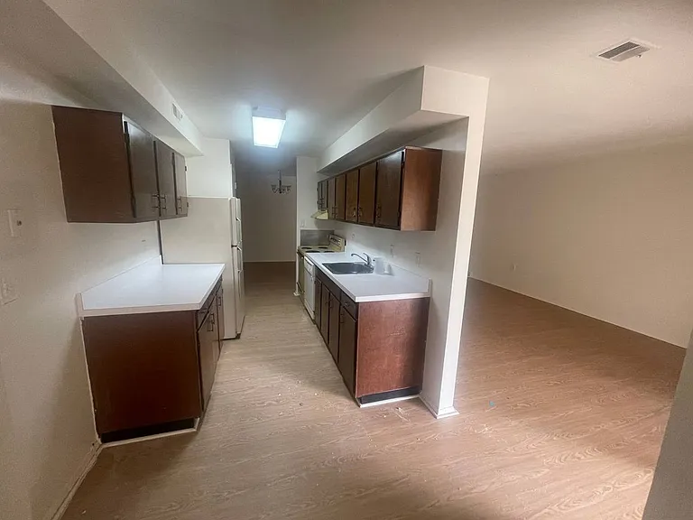 437 Christopher Ave #21 — Photo 4
