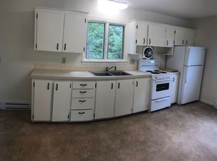 40 Atwood Rd, Topsham, ME 04086