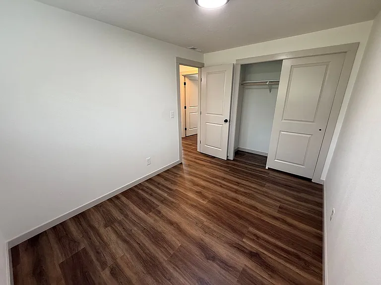 323 East Wabash Avenue — Photo 28