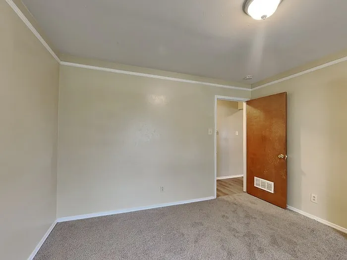 7108 Ellis Rd — Photo 15
