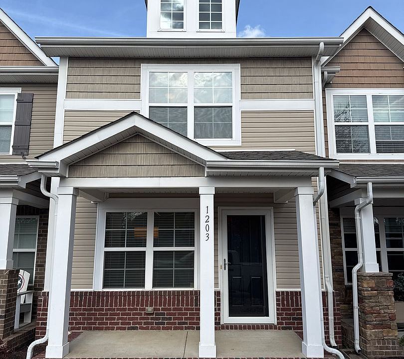 1st image of 1203 Riverbrook Dr