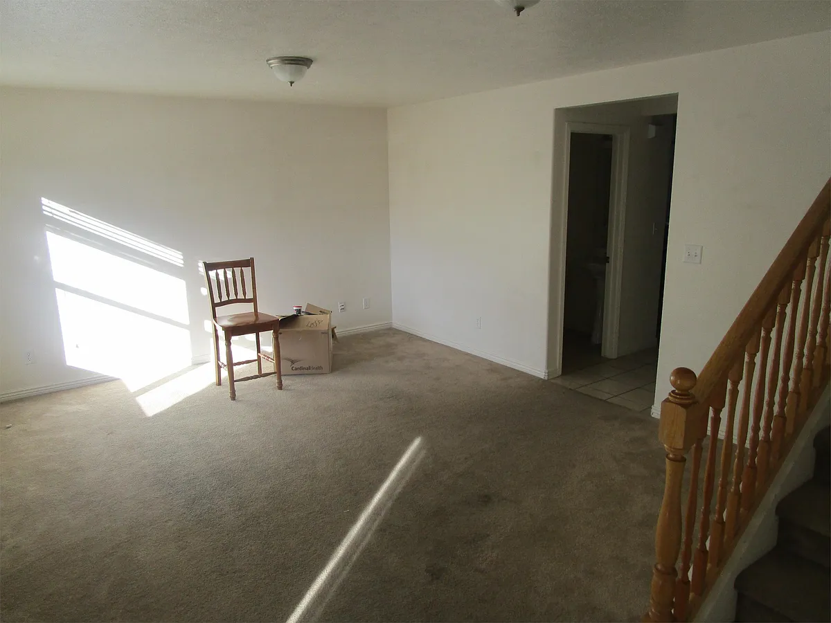 Building Photo - 3155 S Hidden Valley Dr #198