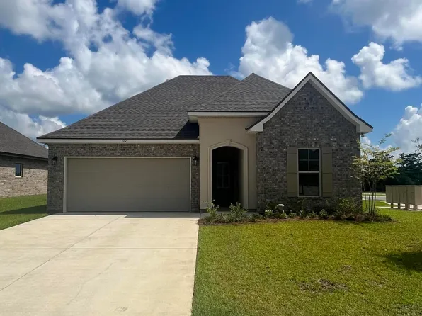 102 Bon Ami Dr, Freeport, FL 32439