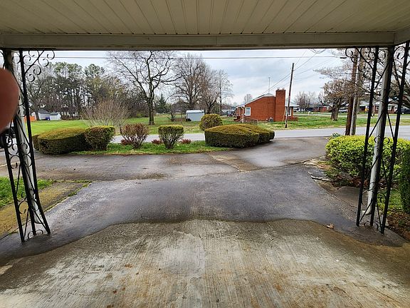 4th image of 309 Akin Ave