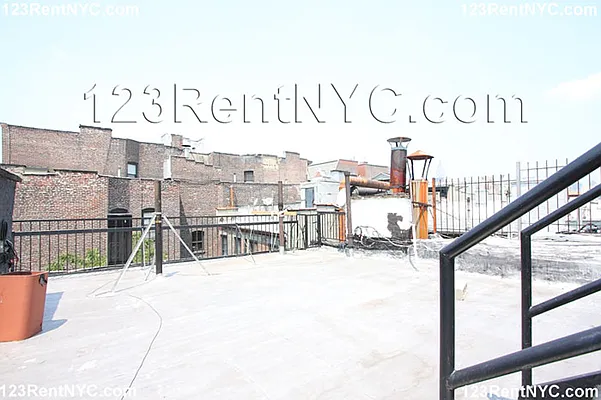 Rented by Chartwell Manhattan Realty | media 7