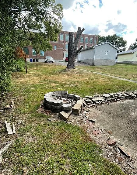 325 S Main St — Photo 33