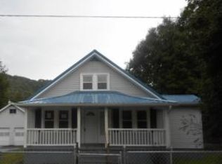 108 Moore Ave, Hines, WV 25958