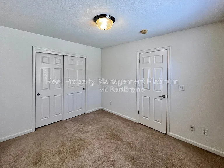 5460 W Ashcroft Ave — Photo 11