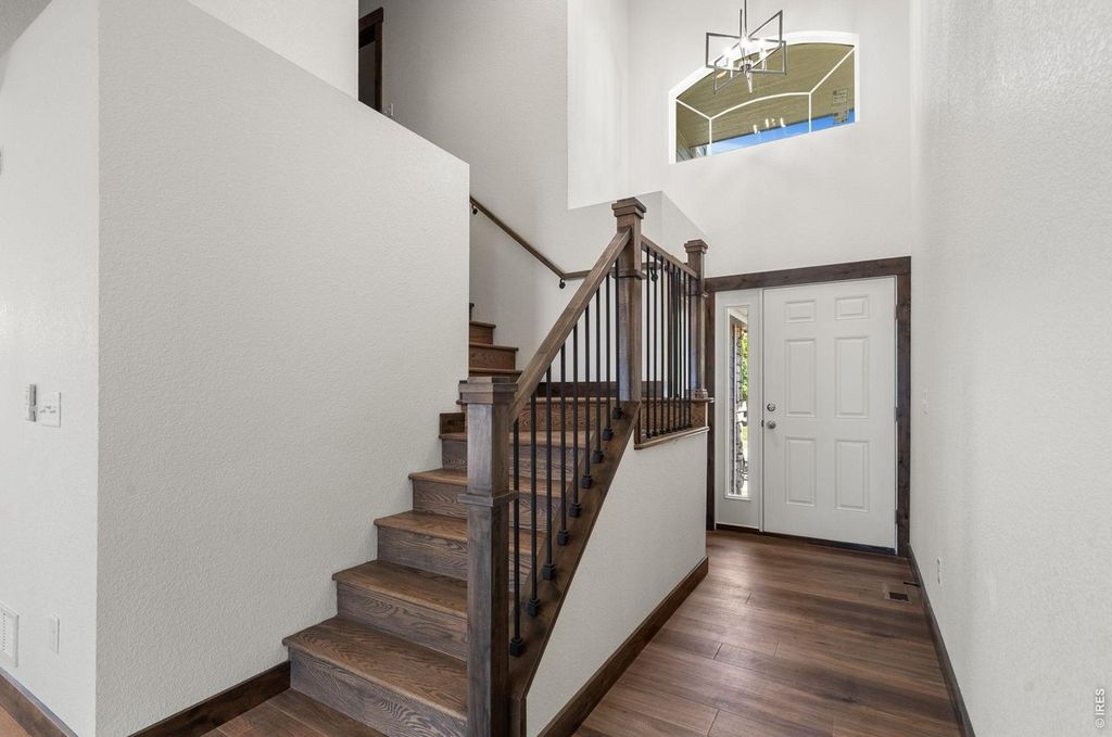 4221 Gemstone Ln