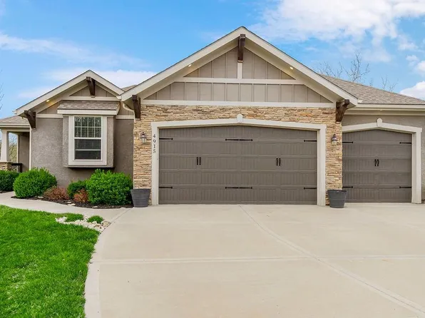 4915 NW Ridgewood Ct, Kansas City, MO 64150