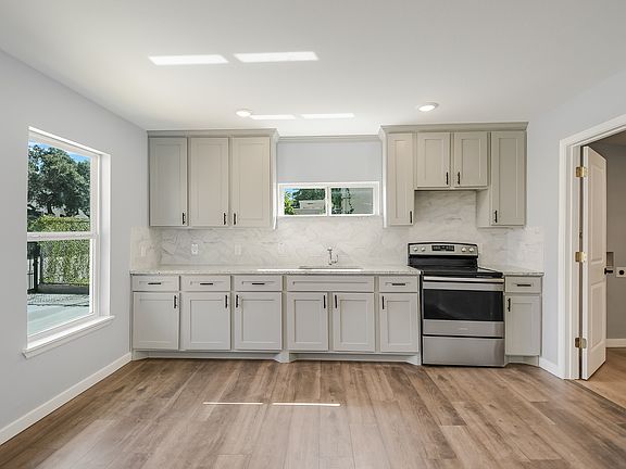 4th image of 1218 McIlvaine