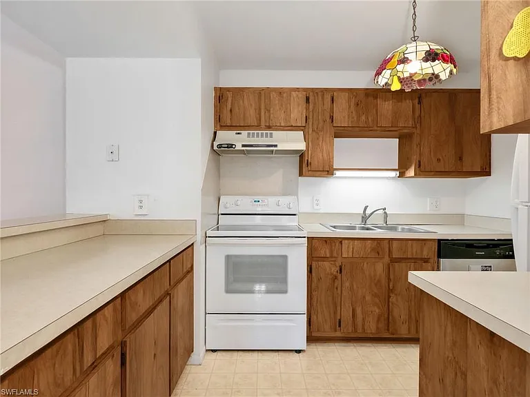 17420 Birchwood Ln #7 — Photo 7