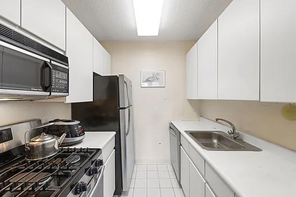 Rented by Compass | media 35