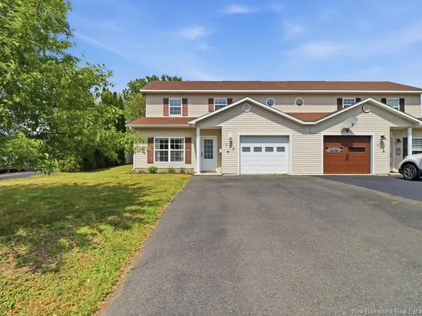 105 Finnamore St, Oromocto, NB E2V 2R5
