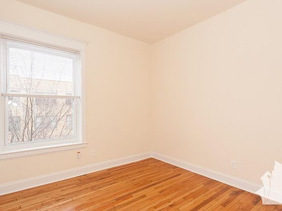 3rd image of 1524 N Kedzie Ave APT 1L