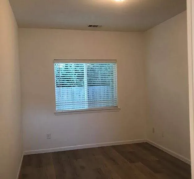 5637 Belleview Ave — Photo 10
