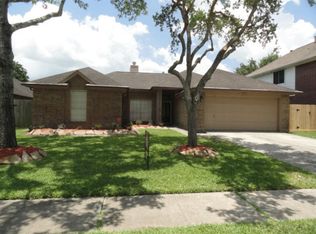 4902 Five Knolls Dr, Friendswood, TX 77546