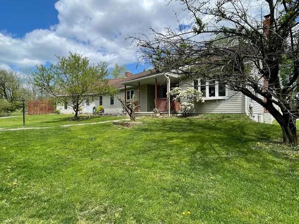 10 North St, Newmanstown, PA 17073