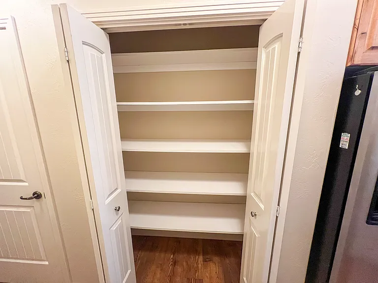 Kitchen pantry