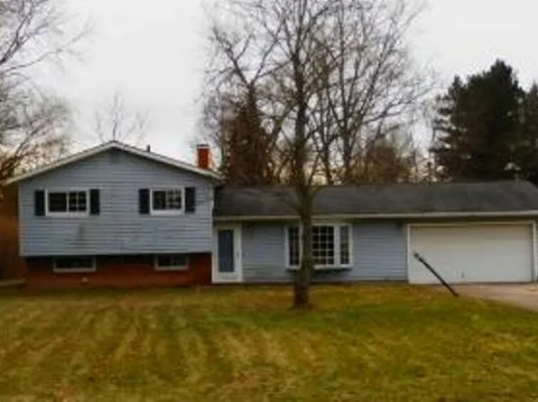 646 Ledge Rd, Macedonia, OH 44056