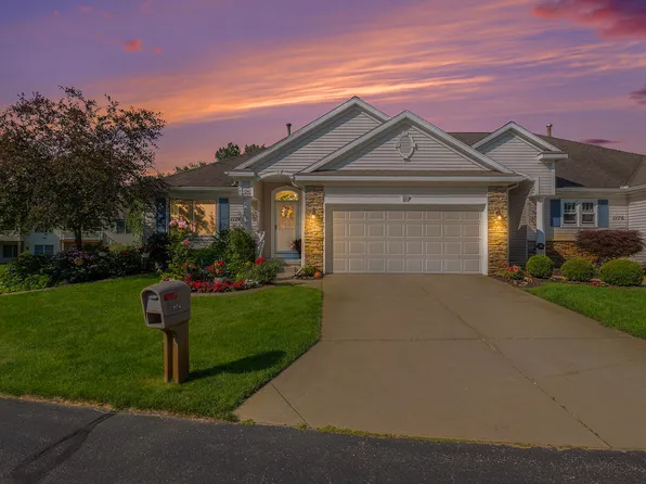1174 English Ridge Dr NW, Grand Rapids, MI 49544