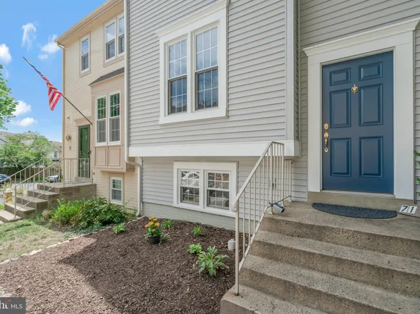 71 Fendall Ave, Alexandria, VA 22304