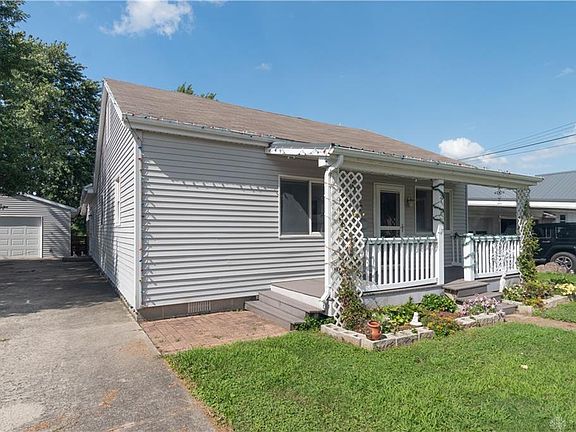 5th image of 208 W College St