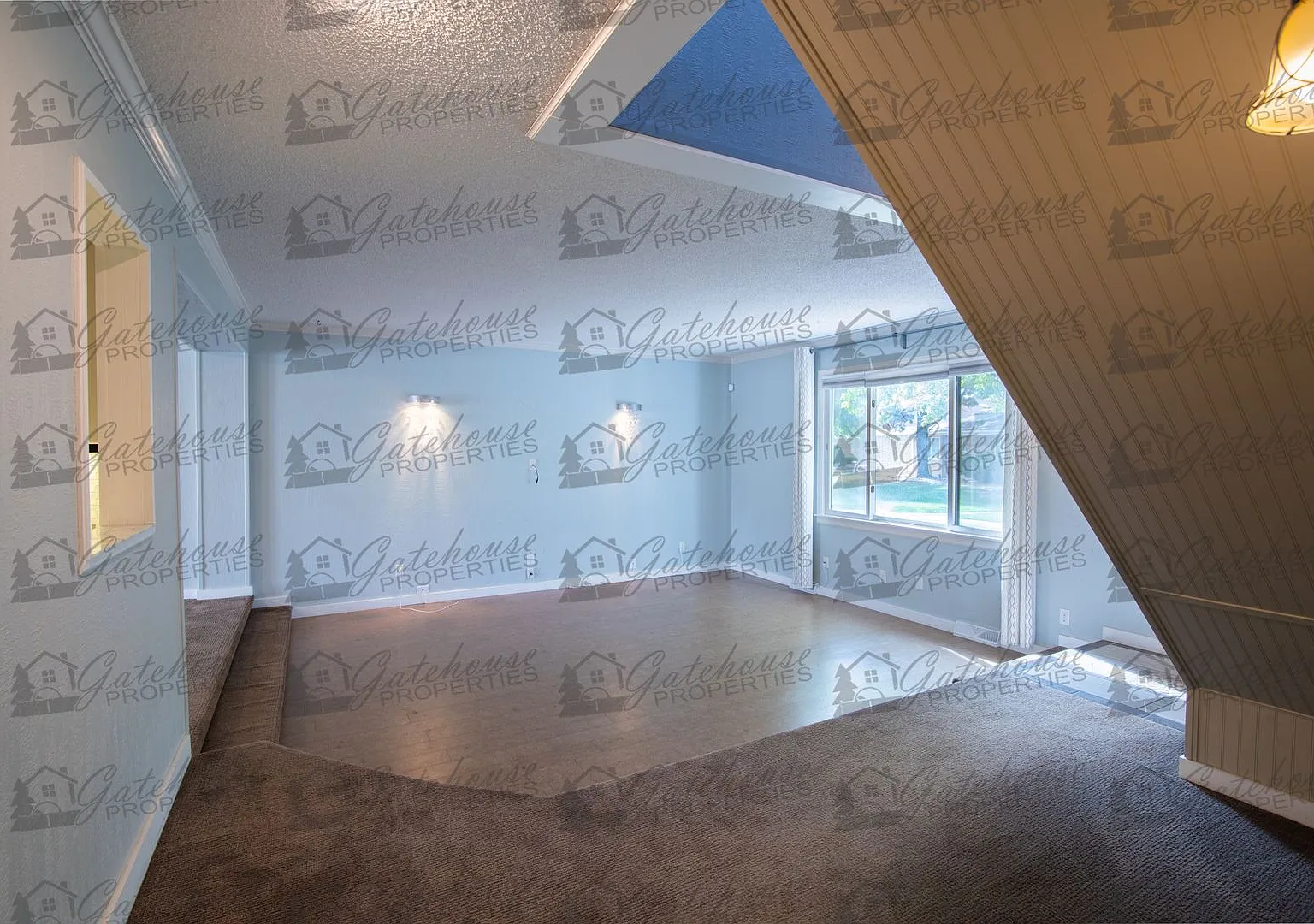 Spacious 4-Bedroom Townhome in Three Fountains $3,000/Month — Photo 3