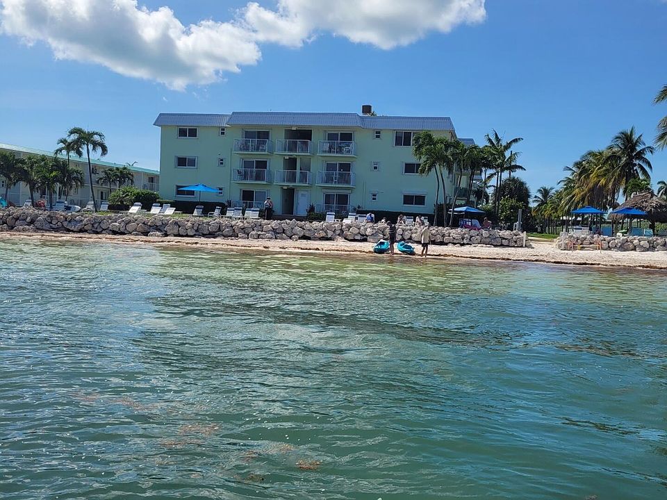 2nd image of 1101 W Ocean Dr #4